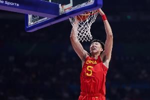 周琦在休斯敦治疗腰伤 近期将返回中国男篮图片
